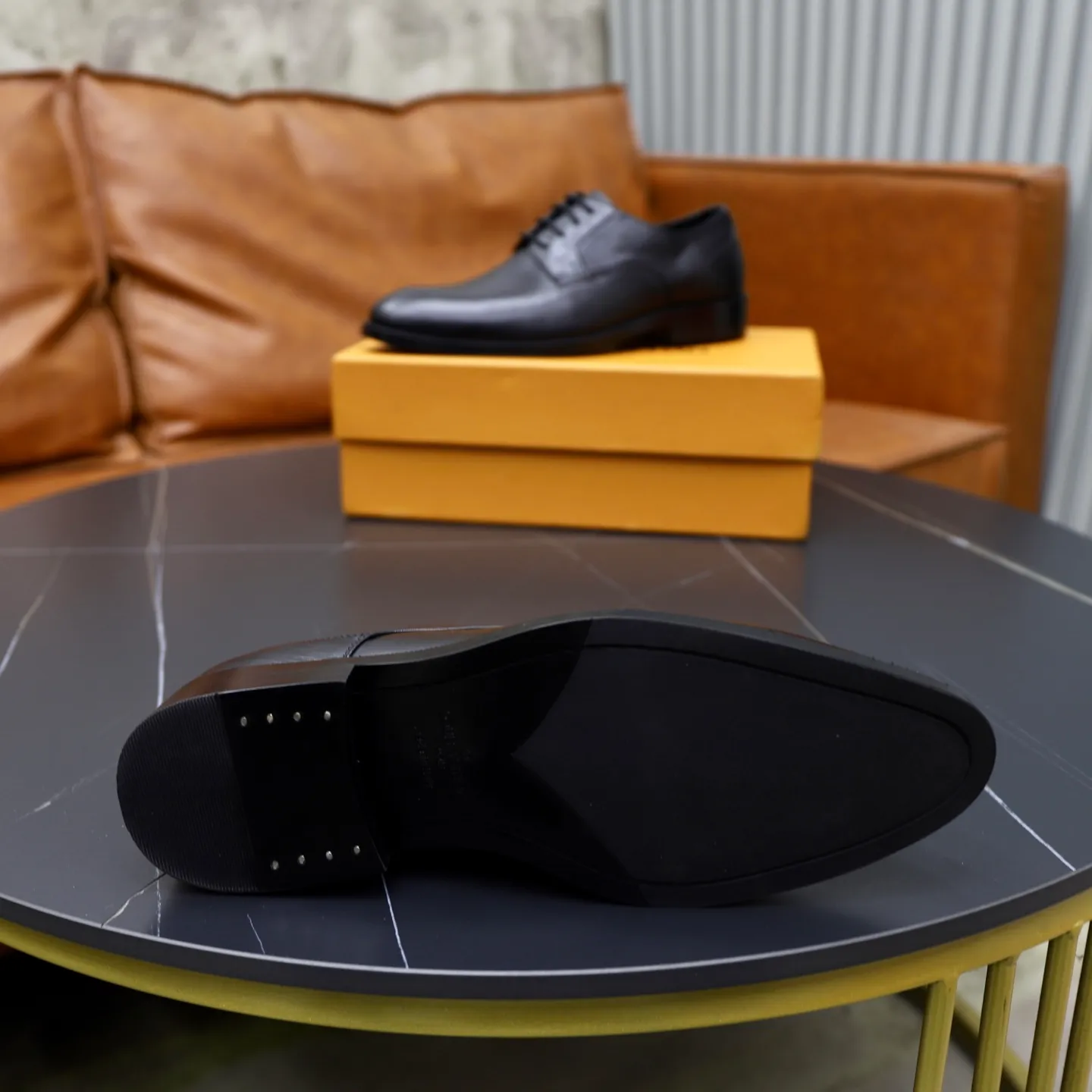 Men's shoes: 280🙅‍♂️🙅‍♂️🙅‍♂️Niuli Brand: LV Louis Vuitton Size: 39-44 (38, 45, 46 can be customized) Level: Counter classic Material: Original soft cowhide upper Comfortable cowhide lining Original lightweight outsole Style category: Formal business casual driving leather shoes Color: Color of the actual picture